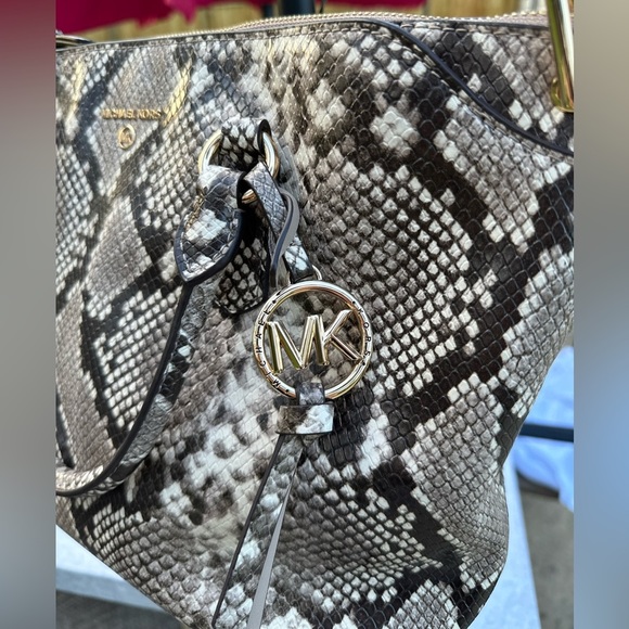 EUC Michael Kors Snakeskin Purse bundle - Picture 2 of 13